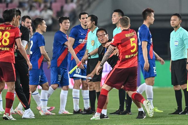 东契奇35+10哈登乔治低迷 独行侠大胜快船3-2
