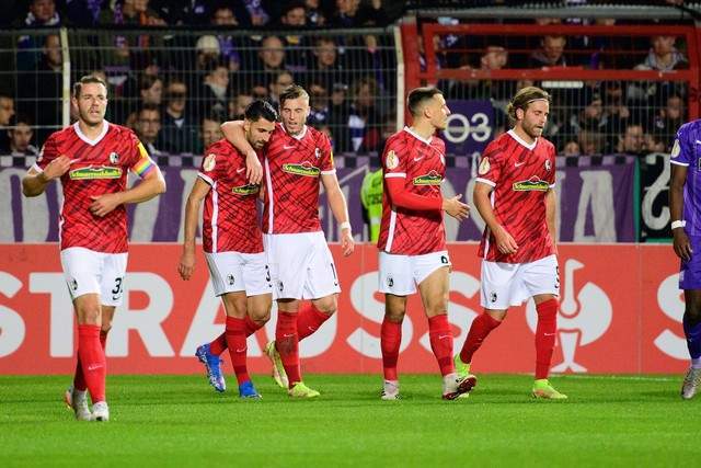 哈登12+6+16库里26分 快船险胜终结勇士3连胜