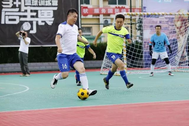 徐杰13+14广东胜四川 胡金秋17分广厦胜江苏